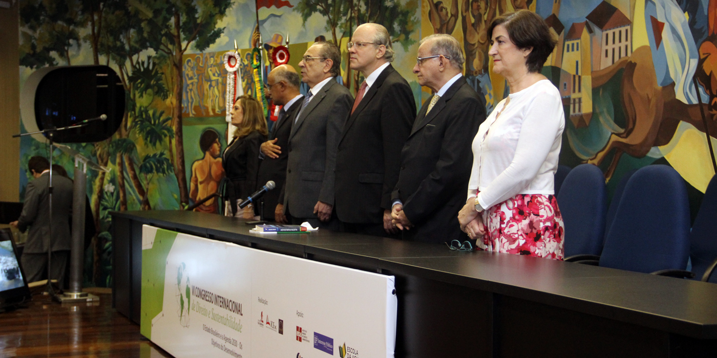 Mesa de honra da abertura do congresso (Foto: Alda Clara)